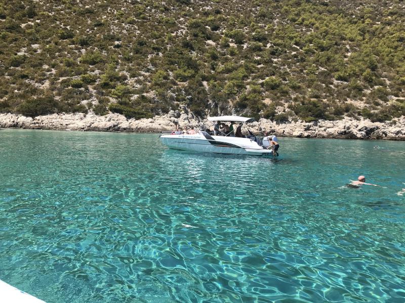 Book yachts online - motorboat - Beneteau Flyer 7.7 SPACEdeck - no name - rent