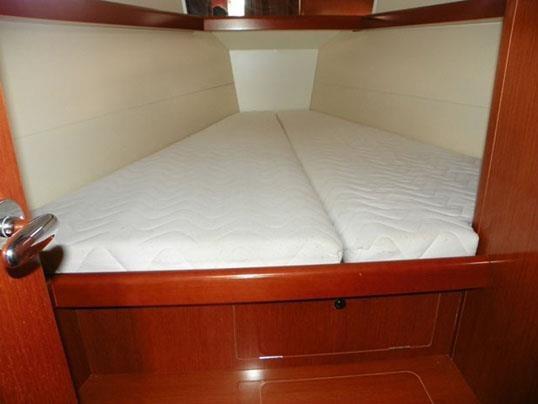 Book yachts online - sailboat - Oceanis 43 - Beneteau Liberty - rent