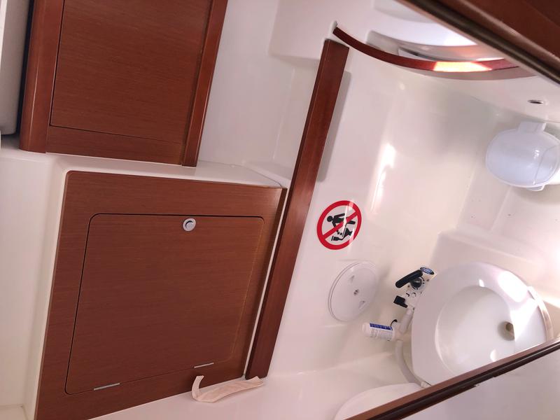 Book yachts online - sailboat - Oceanis 43 - Beneteau Liberty - rent