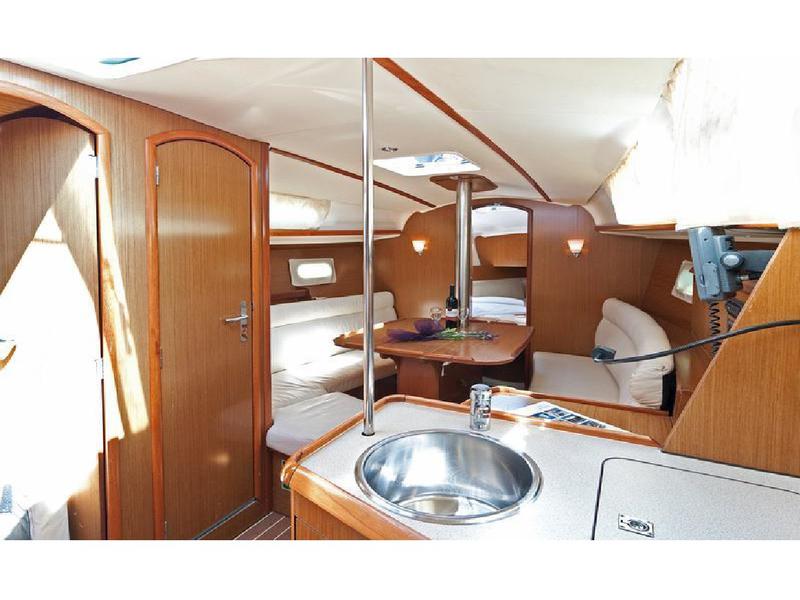 Book yachts online - sailboat - Sun Odyssey 32i - Ostraco - rent