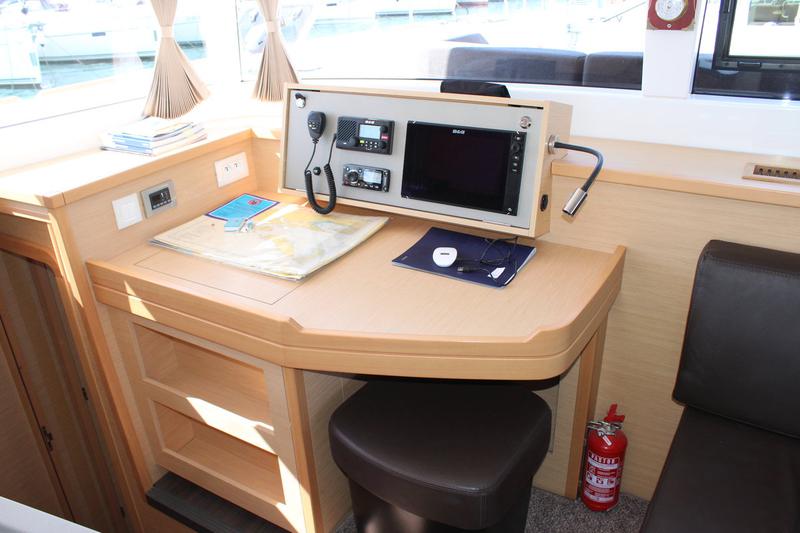 Book yachts online - catamaran - Lagoon 450 Fly - BAROS (AC in salon and cabin + generator) - rent