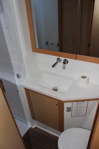 Book yachts online - catamaran - Lagoon 450 Fly - BAROS (AC in salon and cabin + generator) - rent