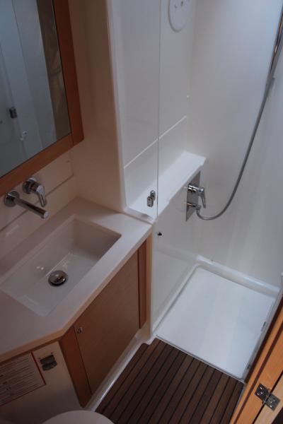 Book yachts online - catamaran - Lagoon 450 Fly - BAROS (AC in salon and cabin + generator) - rent