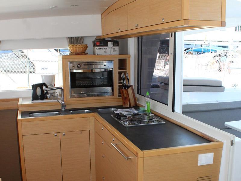 Book yachts online - catamaran - Lagoon 400 S2 - NN - rent