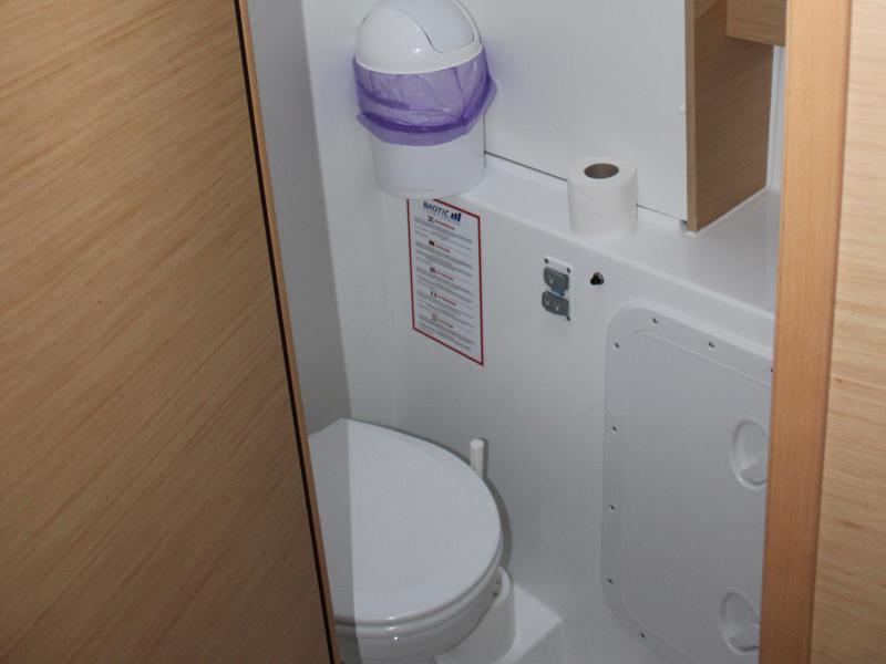 Book yachts online - catamaran - Lagoon 42 - AITUTAKI  (AC in salon + generator) - rent