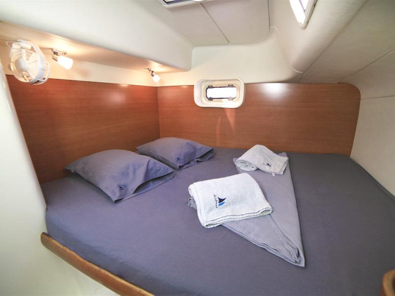 Book yachts online - catamaran - Leopard 43 - Sail Capella - rent