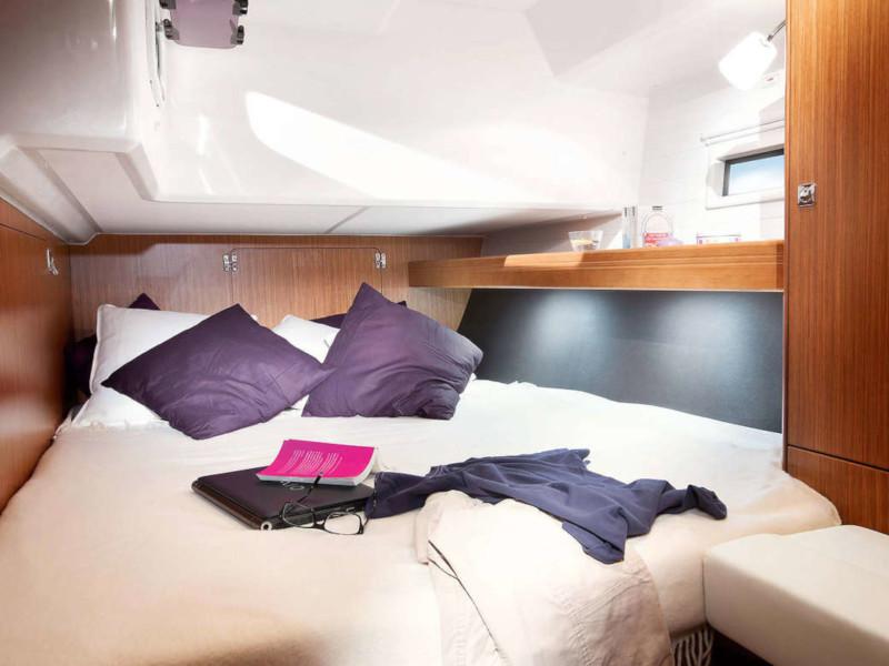 Book yachts online - sailboat - Bavaria Cruiser 46 - Sail Vega - rent