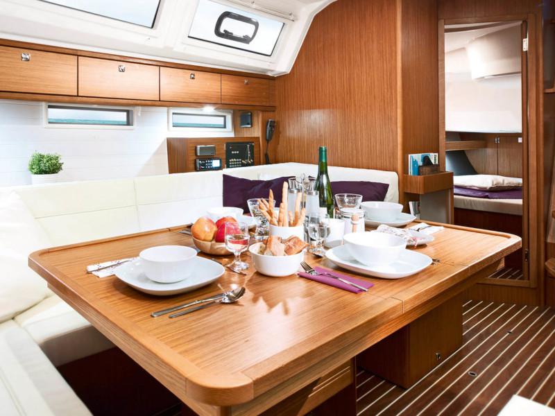 Book yachts online - sailboat - Bavaria Cruiser 46 - Sail Vega - rent