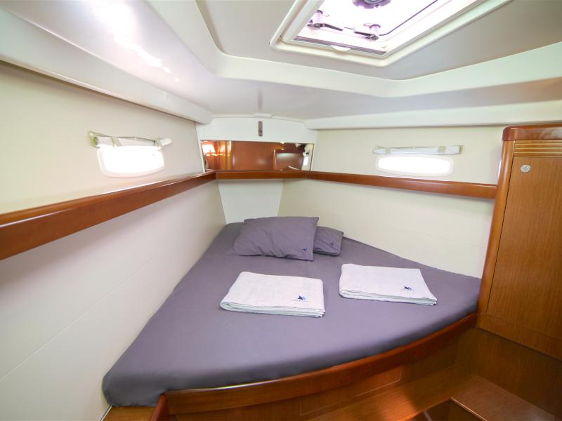 Book yachts online - sailboat - Oceanis 43 - Sail Altair - rent