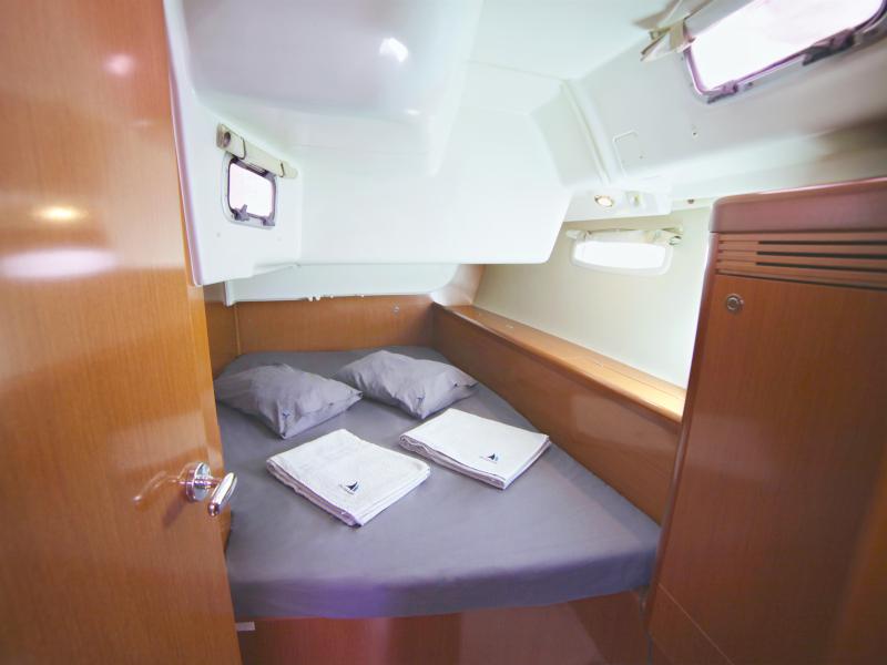 Book yachts online - sailboat - Oceanis 43 - Sail Altair - rent