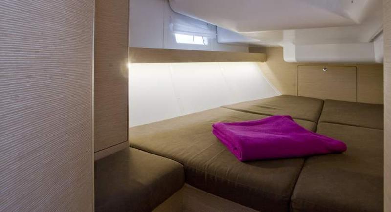 Book yachts online - sailboat - Elan 40 Impression - Pasithea - rent