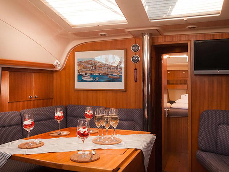 Book yachts online - sailboat - Elan 434 Impression - Aline - rent