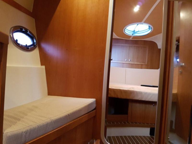 Book yachts online - motorboat - Adex Motivo 29 - T-Rex - rent