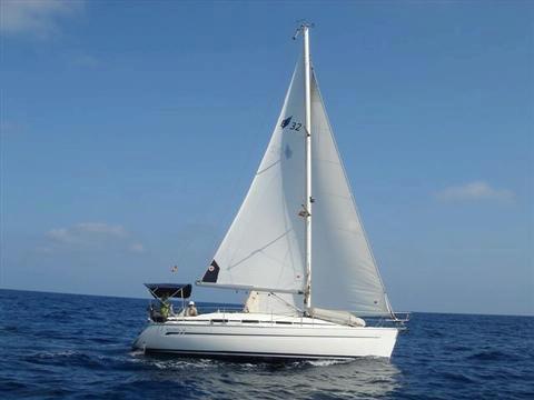 Book yachts online - sailboat - Bavaria 32 - Elizabet - rent