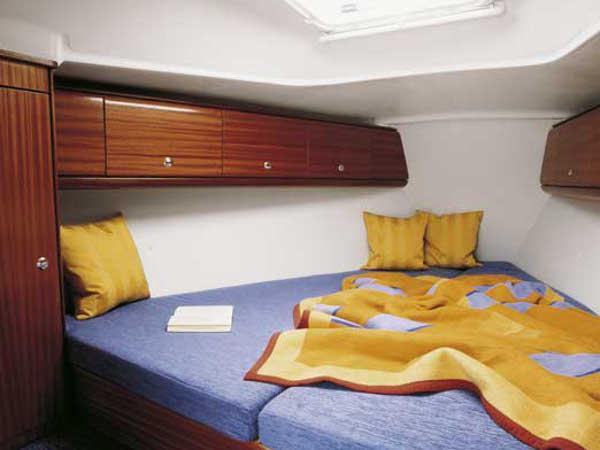 Book yachts online - sailboat - Bavaria 32 - Elizabet - rent