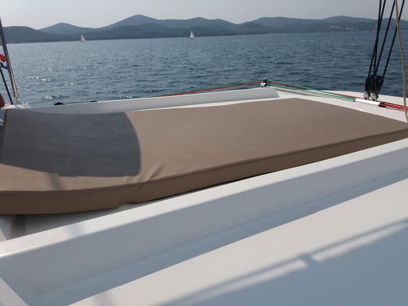 Book yachts online - catamaran - Bali 4.1 - Sjohus - rent