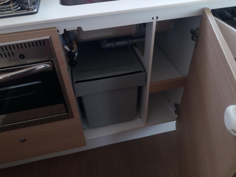 Book yachts online - catamaran - Bali 4.1 - Sjohus - rent