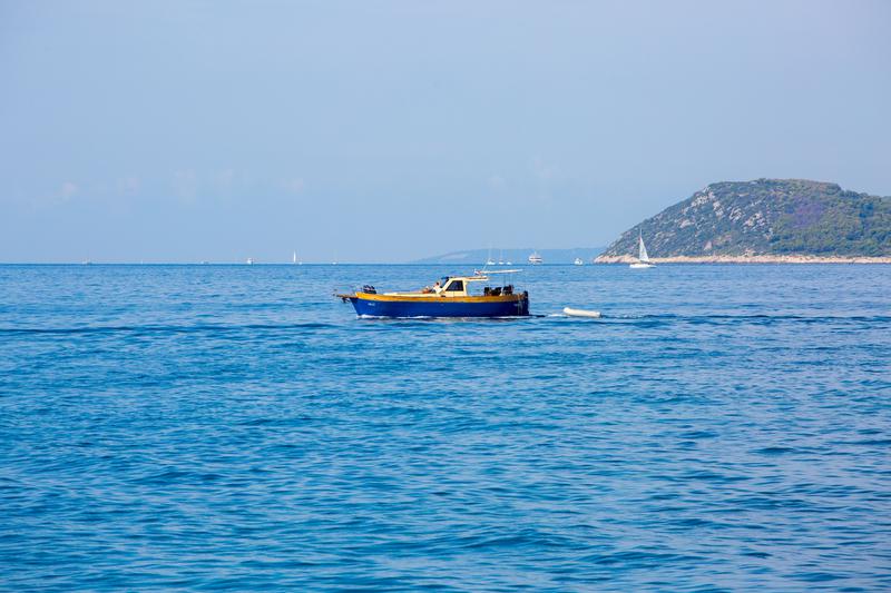 Book yachts online - motorboat - Leut - Vagabundo - rent