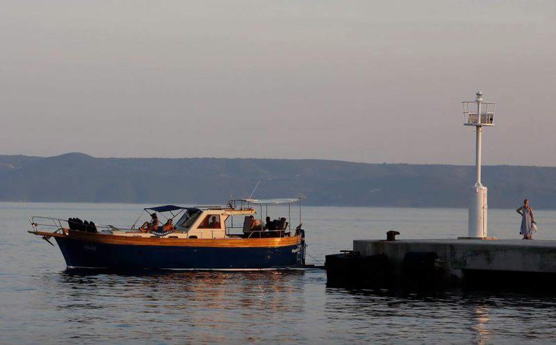 Book yachts online - motorboat - Leut - Vagabundo - rent