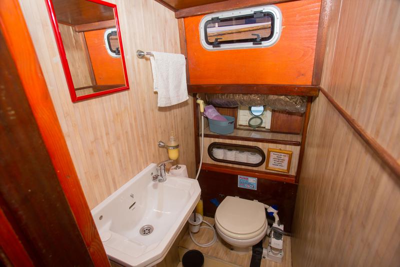 Book yachts online - motorboat - Leut - Vagabundo - rent