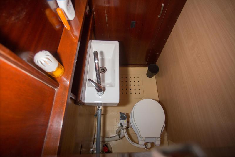 Book yachts online - motorboat - Leut - Vagabundo - rent