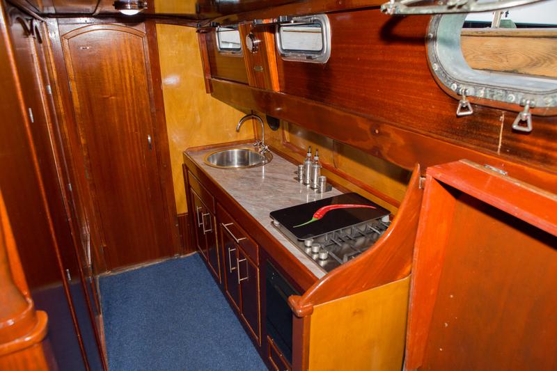 Book yachts online - motorboat - Leut - Vagabundo - rent