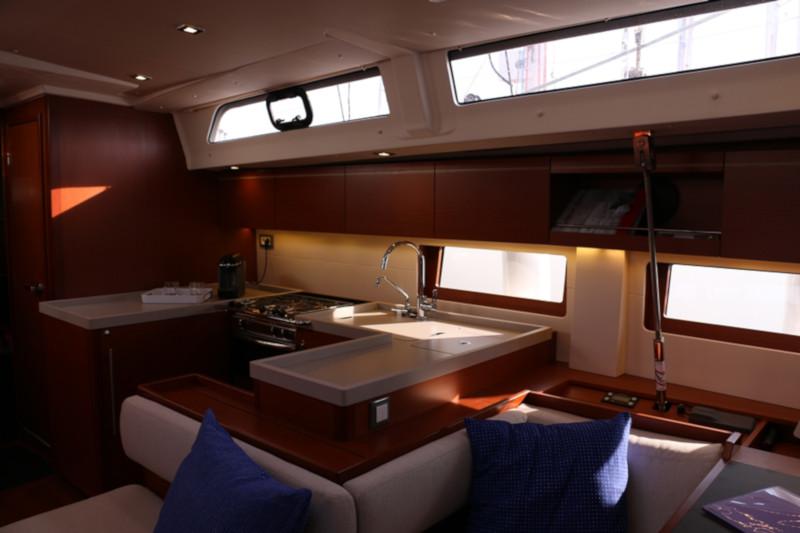 Book yachts online - sailboat - Oceanis 51.1 First Line - Pisces - rent