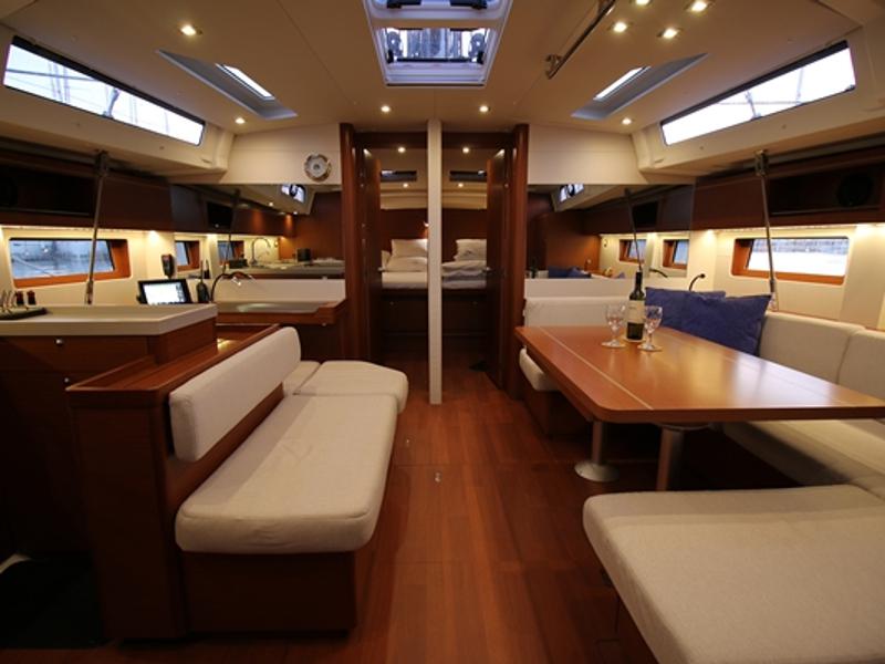 Book yachts online - sailboat - Oceanis 51.1 First Line - Pisces - rent