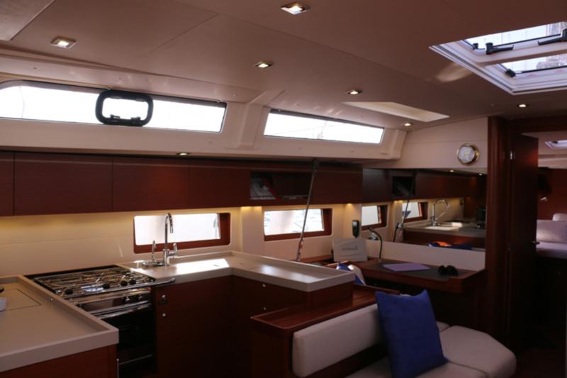 Book yachts online - sailboat - Oceanis 51.1 First Line - Pisces - rent