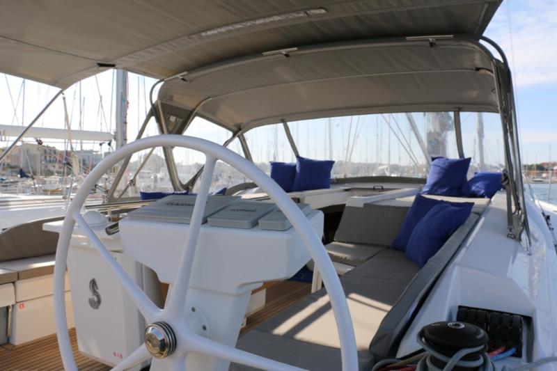 Book yachts online - sailboat - Oceanis 51.1 First Line - Pisces - rent