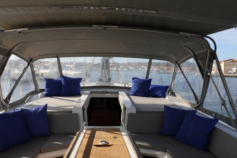 Book yachts online - sailboat - Oceanis 51.1 First Line - Pisces - rent