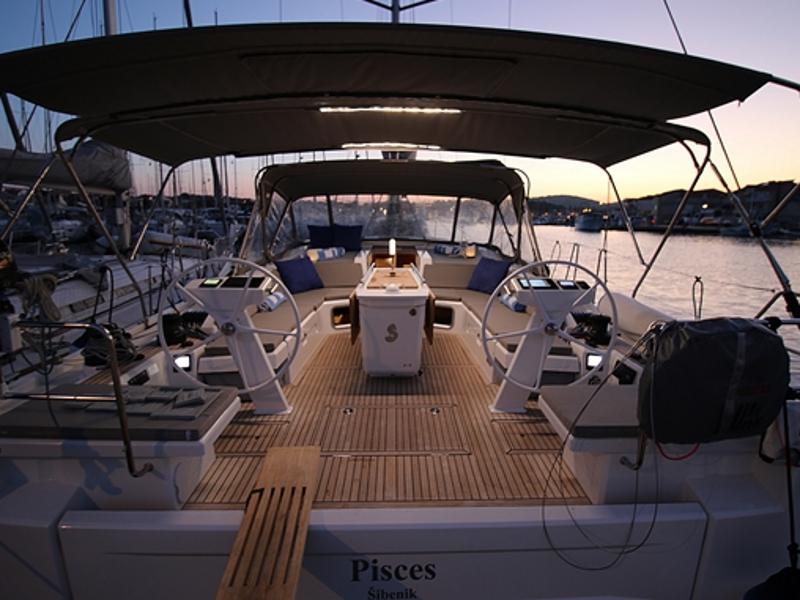 Book yachts online - sailboat - Oceanis 51.1 First Line - Pisces - rent