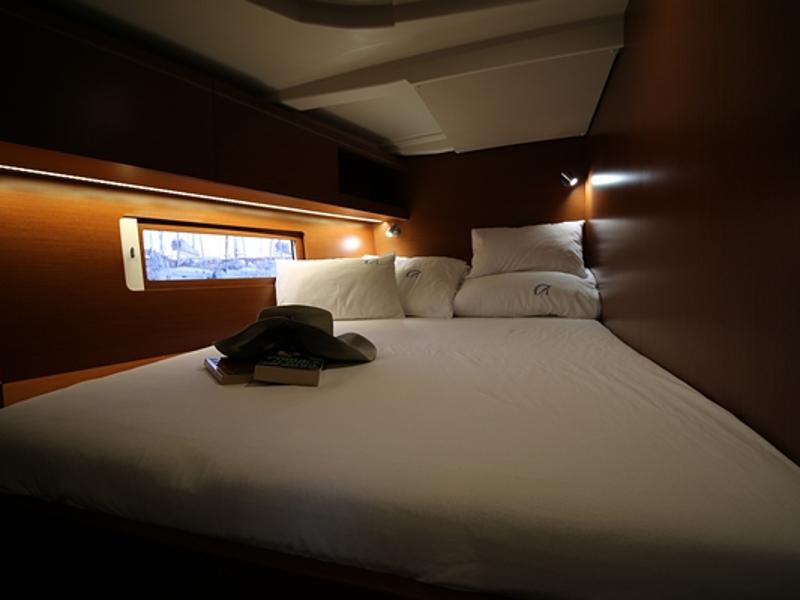 Book yachts online - sailboat - Oceanis 51.1 First Line - Pisces - rent