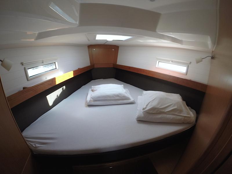 Book yachts online - sailboat - Bavaria Cruiser 41 - Euterpe - rent