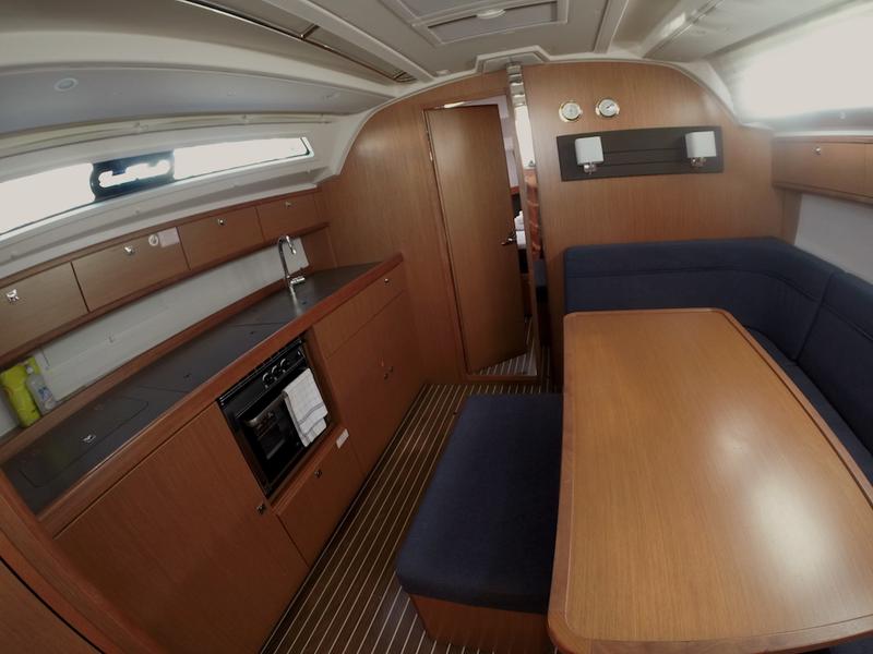 Book yachts online - sailboat - Bavaria Cruiser 41 - Euterpe - rent