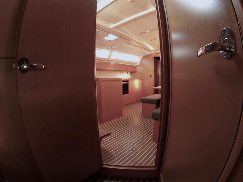 Book yachts online - sailboat - Bavaria Cruiser 46 - Elektra - rent