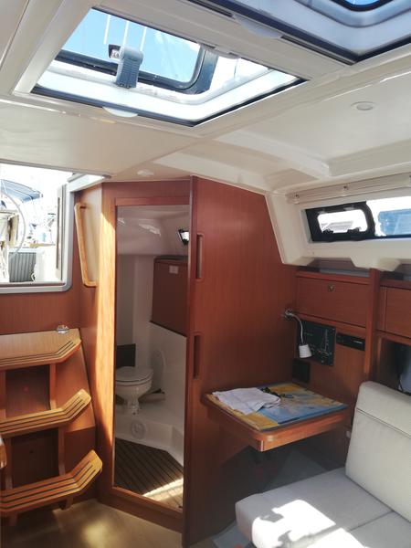 Book yachts online - sailboat - Bavaria Cruiser 33 - Driada - rent