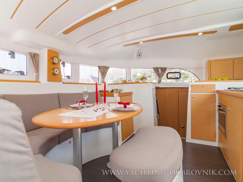 Book yachts online - catamaran - Lagoon 380 - Gratia - rent