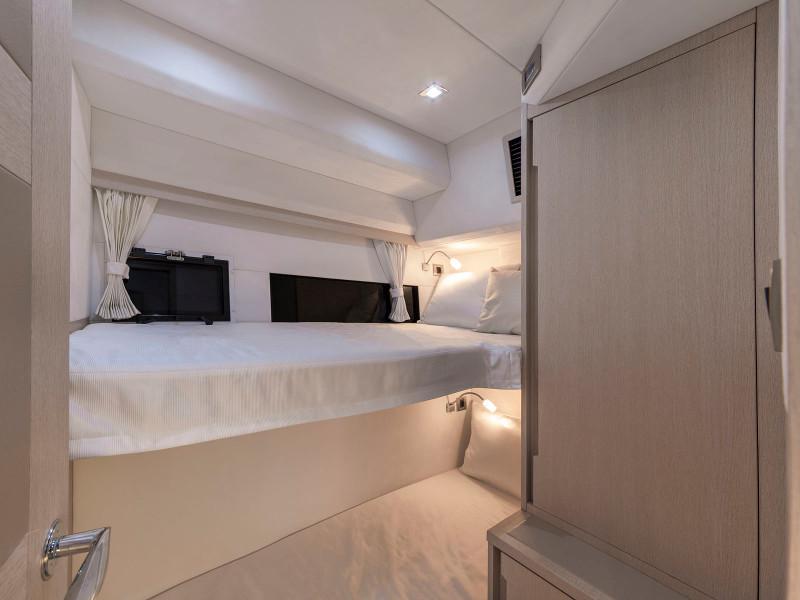 Book yachts online - motorboat - Galeon 460 Fly - SAHARA - rent