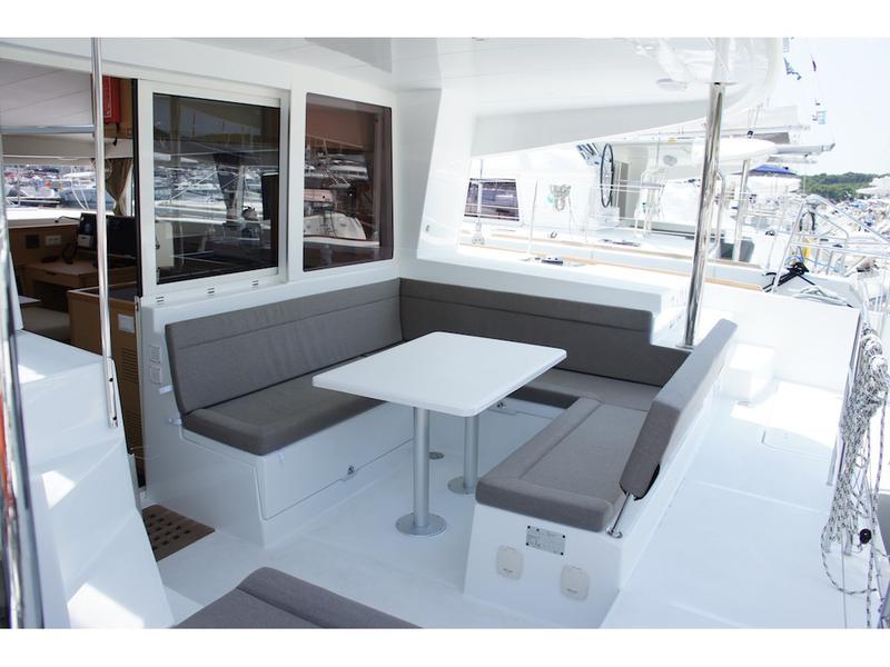 Book yachts online - catamaran - Lagoon 400 S2 - ANGELINA II - rent