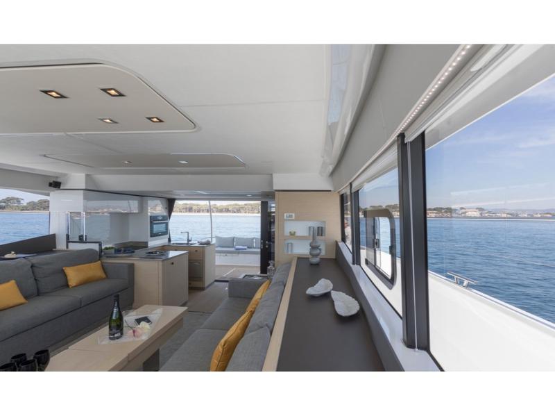 Book yachts online - powercatamaran - MY 44 Fountaine Pajot - ALPHA CENTAURI - rent