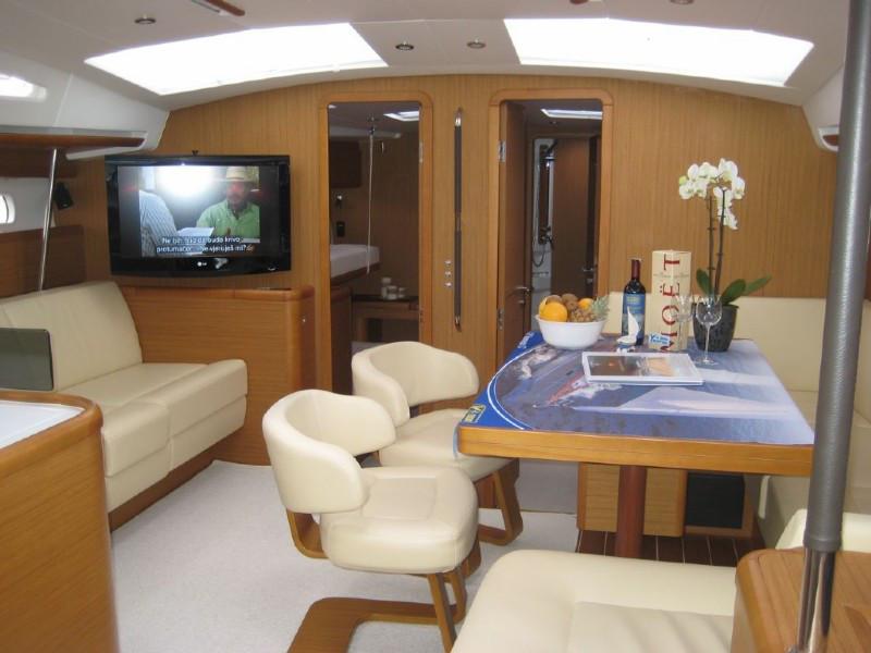Book yachts online - sailboat - Jeanneau 57 - CHAMPAGNE - rent