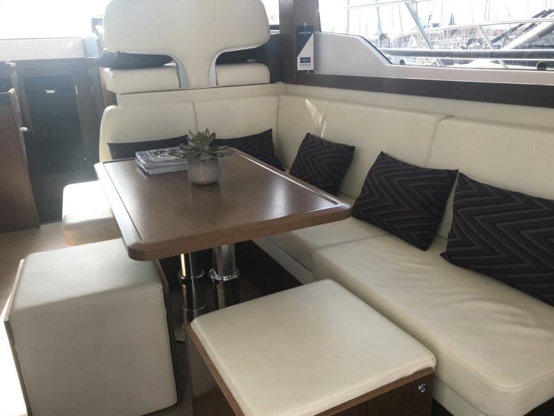 Book yachts online - motorboat - Bavaria Virtess 420 Fly - CAPTAIN BLUE - rent