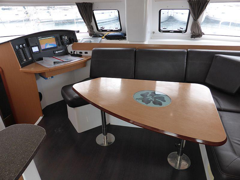 Book yachts online - catamaran - Lipari 41 - Lionheart - rent