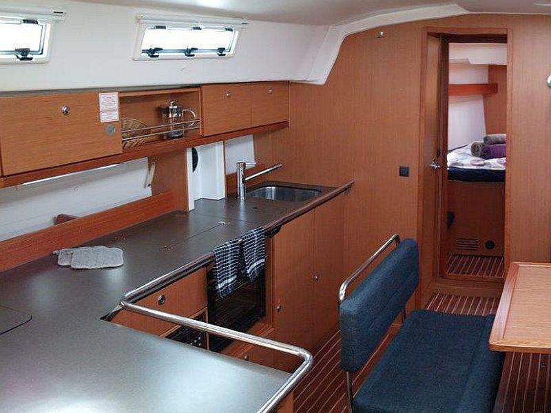 Book yachts online - sailboat - Bavaria Cruiser 45 - Alena - rent