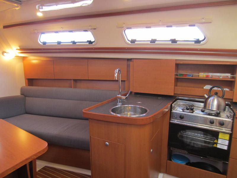 Book yachts online - sailboat - Hanse 325 - Aurelia - rent