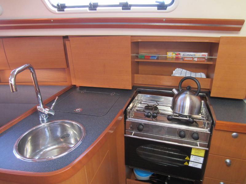 Book yachts online - sailboat - Hanse 325 - Aurelia - rent