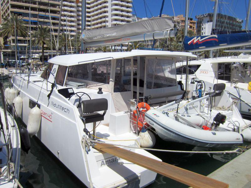 Book yachts online - catamaran - Nautitech Open 40 - Amara - rent