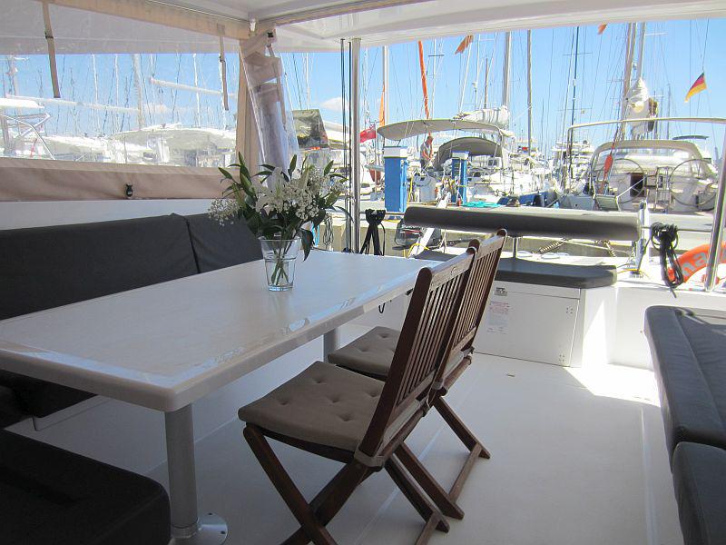 Book yachts online - catamaran - Nautitech Open 40 - Amara - rent