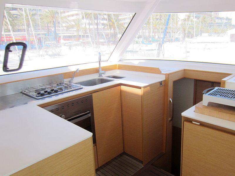 Book yachts online - catamaran - Nautitech Open 40 - Amara - rent
